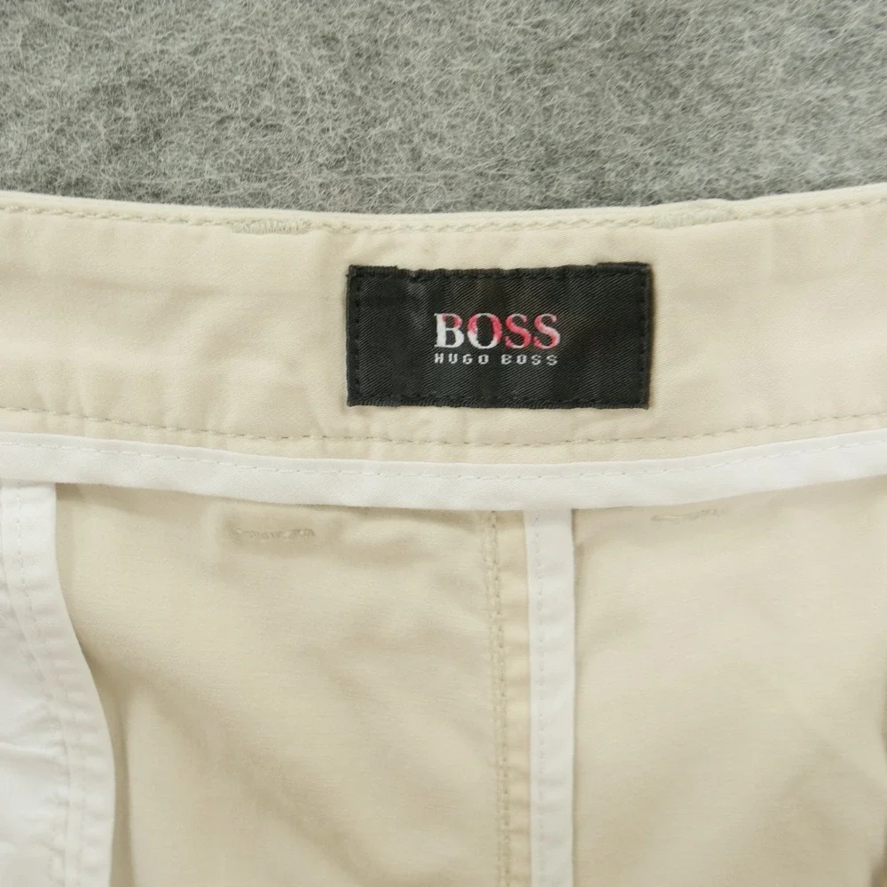 Hugo Boss Shorts Mens 38 Beige Flat Front Chinos Mid Rise Logo Casual